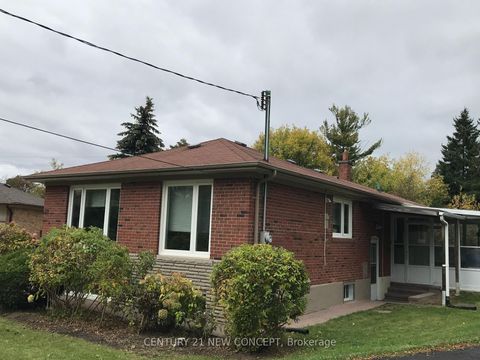 Photo 2 at 68 Transwell Avenue, Newtonbrook West, Toronto
