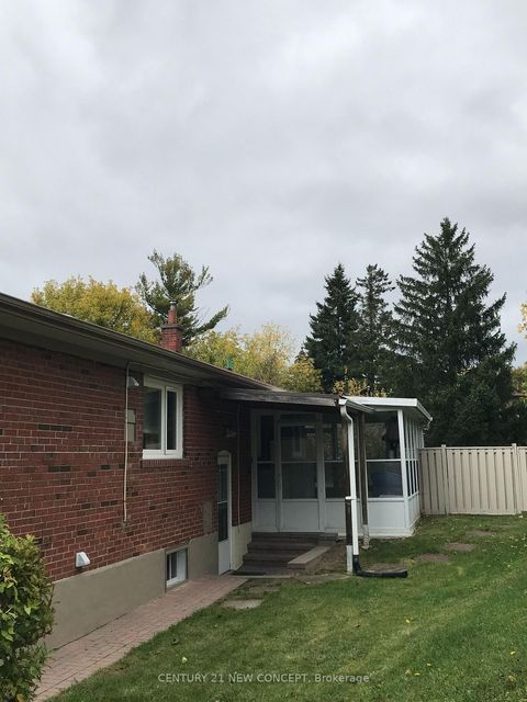 Photo 3 at 68 Transwell Avenue, Newtonbrook West, Toronto