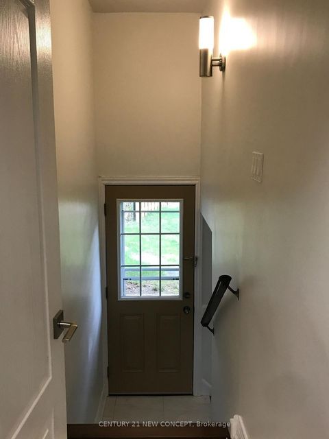 Photo 9 at 68 Transwell Avenue, Newtonbrook West, Toronto