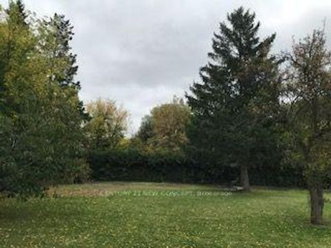 Photo 23 at 68 Transwell Avenue, Newtonbrook West, Toronto