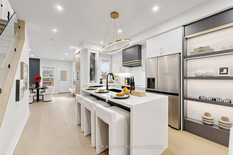 Photo 12 at 5 Herbert Avenue, The Beaches, Toronto
