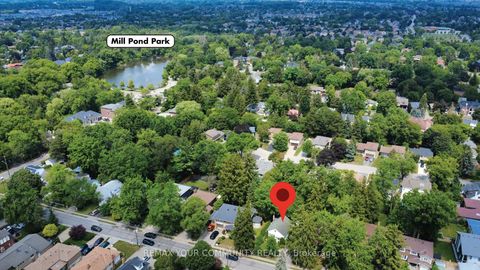 Photo 1 at 223 Richmond Street, Mill Pond, Richmond Hill
