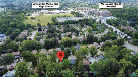 Photo 3 at 223 Richmond Street, Mill Pond, Richmond Hill