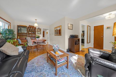 Photo 8 at 223 Richmond Street, Mill Pond, Richmond Hill