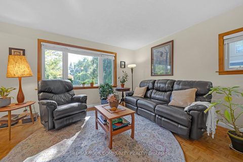 Photo 9 at 223 Richmond Street, Mill Pond, Richmond Hill