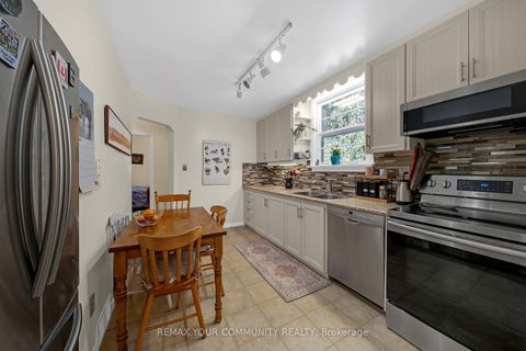 Photo 12 at 223 Richmond Street, Mill Pond, Richmond Hill
