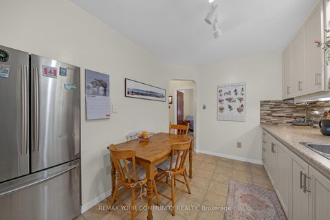 Photo 13 at 223 Richmond Street, Mill Pond, Richmond Hill
