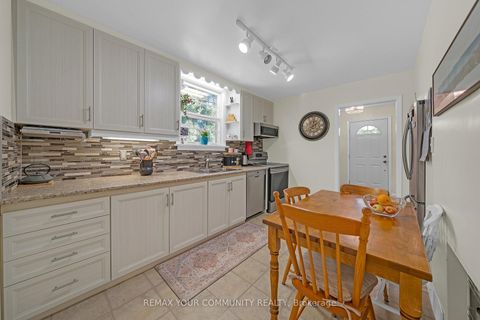 Photo 14 at 223 Richmond Street, Mill Pond, Richmond Hill