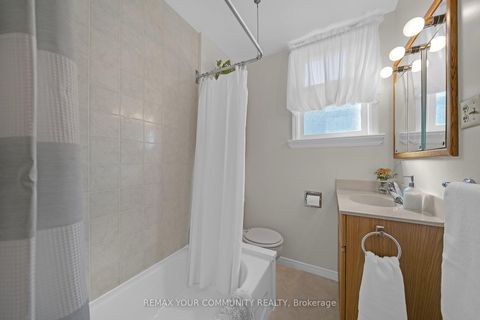 Photo 15 at 223 Richmond Street, Mill Pond, Richmond Hill