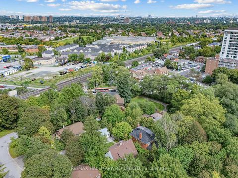 Photo 1 at 7 Humberview Crescent, Weston, Toronto