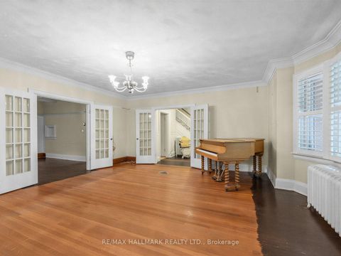 Photo 8 at 7 Humberview Crescent, Weston, Toronto