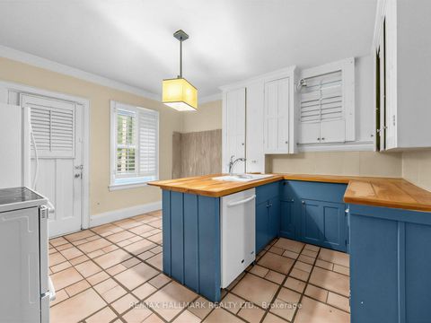 Photo 12 at 7 Humberview Crescent, Weston, Toronto