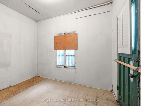 Photo 31 at 7 Humberview Crescent, Weston, Toronto