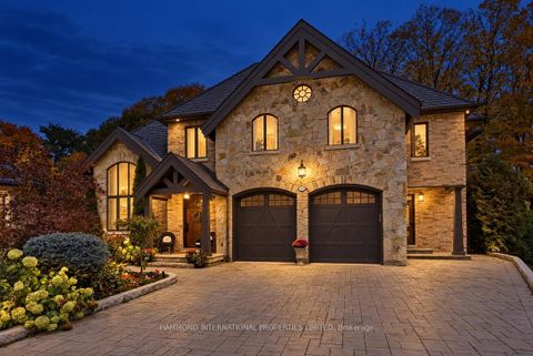 Photo 1 at 25 Sifton Court, Bayview Village, Toronto