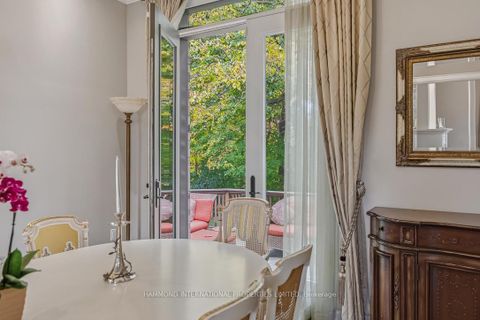 Photo 7 at 25 Sifton Court, Bayview Village, Toronto