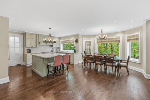 Photo 9 at 25 Sifton Court, Bayview Village, Toronto