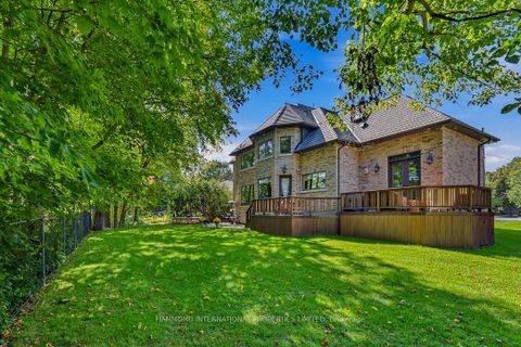 Photo 33 at 25 Sifton Court, Bayview Village, Toronto