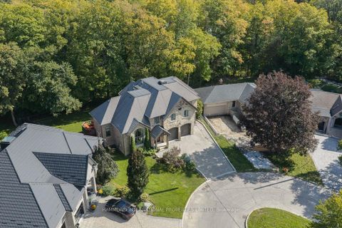 Photo 38 at 25 Sifton Court, Bayview Village, Toronto
