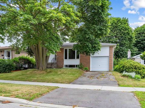 Photo 0 at 9 Midcroft Drive, Malvern West, Toronto