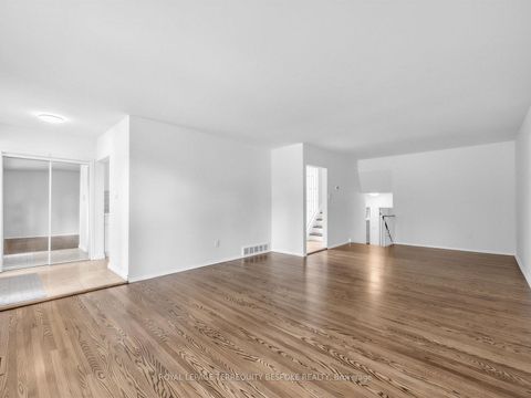 Photo 9 at 9 Midcroft Drive, Malvern West, Toronto