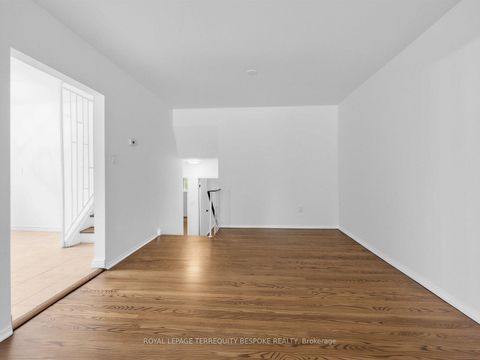 Photo 13 at 9 Midcroft Drive, Malvern West, Toronto