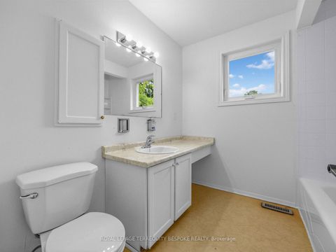 Photo 19 at 9 Midcroft Drive, Malvern West, Toronto