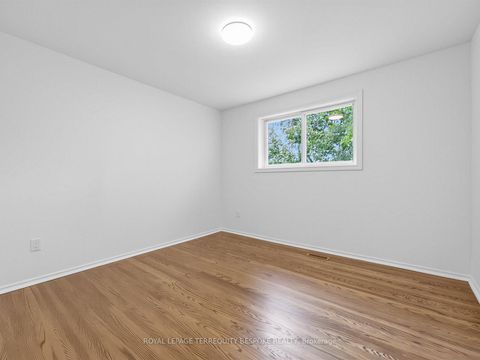 Photo 23 at 9 Midcroft Drive, Malvern West, Toronto