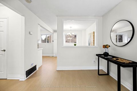 Photo 11 at 196 - 41 Collinsgrove Road, West Hill, Toronto