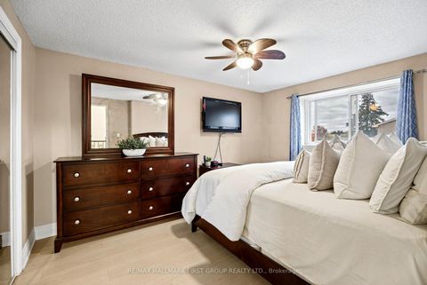 Photo 17 at 196 - 41 Collinsgrove Road, West Hill, Toronto