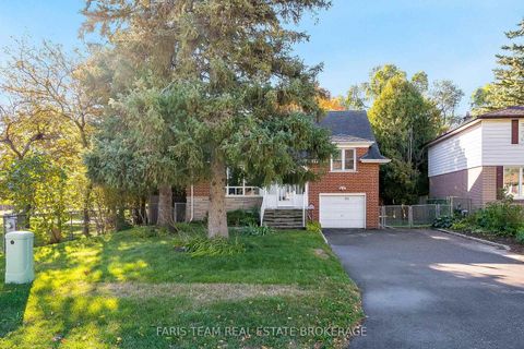 Photo 1 at 90 Bedford Park Avenue, Crosby, Richmond Hill