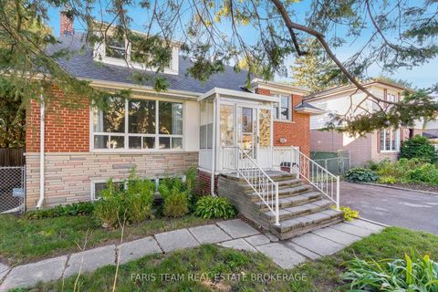 Photo 2 at 90 Bedford Park Avenue, Crosby, Richmond Hill