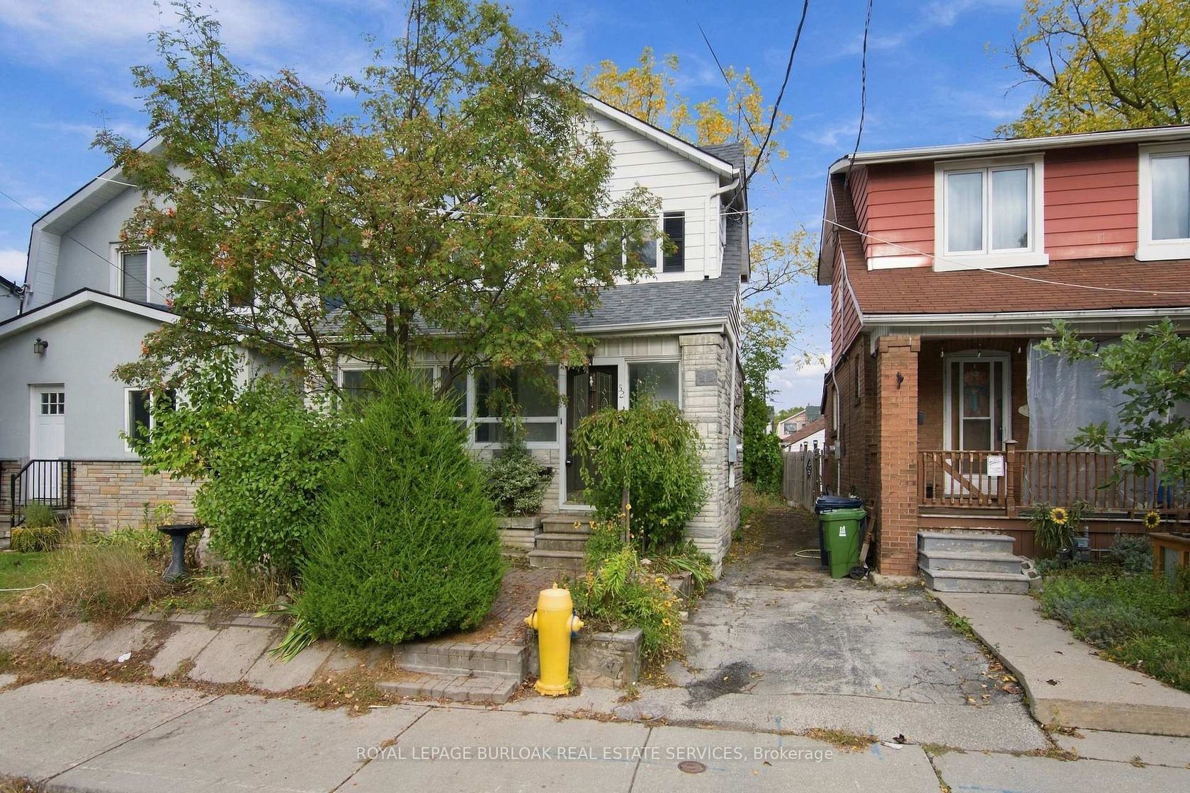 52 Craydon Avenue, Mount Dennis, Toronto 