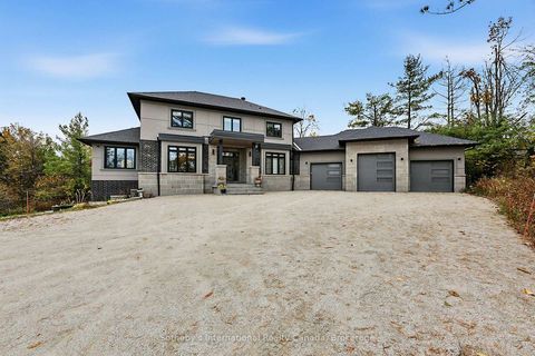 Photo 2 at 9417 91 County Road, Rural Clearview, Clearview