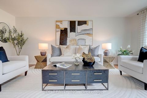 Photo 4 at 20 Mossgrove Trail, Windfields, Toronto