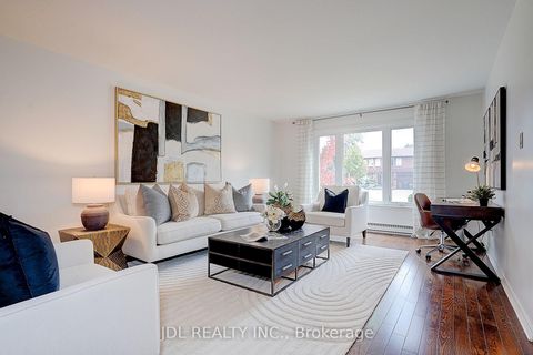 Photo 6 at 20 Mossgrove Trail, Windfields, Toronto