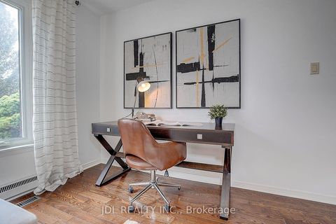 Photo 8 at 20 Mossgrove Trail, Windfields, Toronto