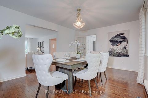 Photo 22 at 20 Mossgrove Trail, Windfields, Toronto
