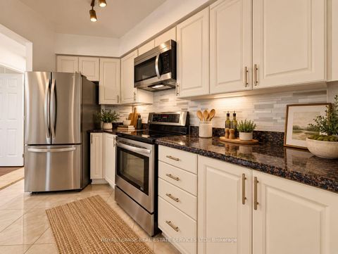 Photo 11 at 401 - 300 Balliol Street, Mount Pleasant West, Toronto