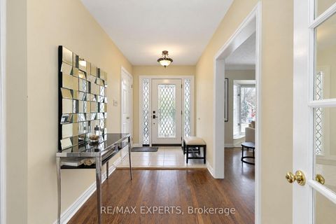 Photo 2 at 11 Knollside Drive, Mill Pond, Richmond Hill