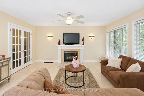 Photo 13 at 11 Knollside Drive, Mill Pond, Richmond Hill