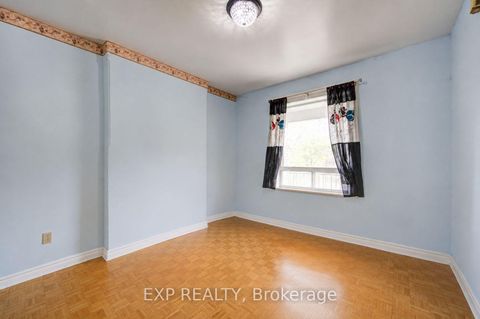 Photo 4 at 170 Wallace Avenue, Junction, Toronto