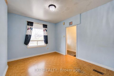Photo 6 at 170 Wallace Avenue, Junction, Toronto