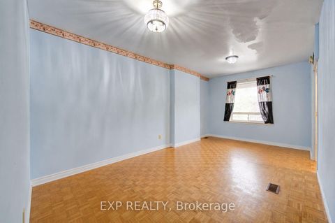 Photo 11 at 170 Wallace Avenue, Junction, Toronto