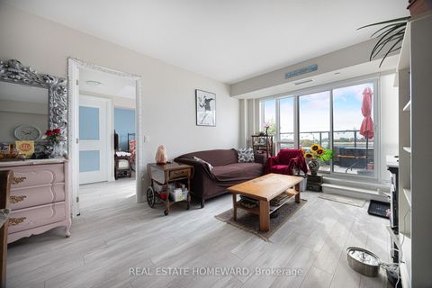 Photo 2 at 605 - 1630 Queen Street E, The Beaches, Toronto