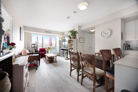 Photo 4 at 605 - 1630 Queen Street E, The Beaches, Toronto