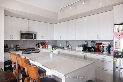 Photo 7 at 605 - 1630 Queen Street E, The Beaches, Toronto