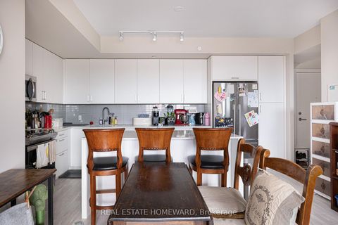 Photo 8 at 605 - 1630 Queen Street E, The Beaches, Toronto