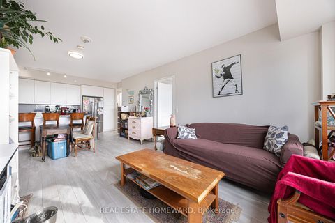 Photo 10 at 605 - 1630 Queen Street E, The Beaches, Toronto