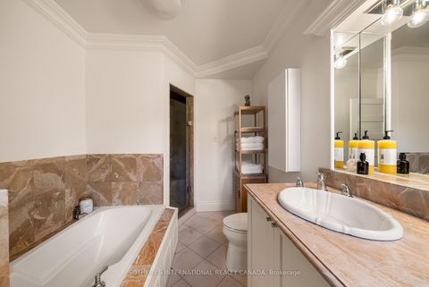 Photo 20 at 92 Woodlawn Avenue W, St. Clair, Toronto