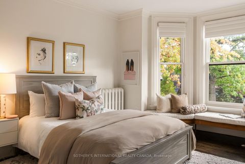 Photo 21 at 92 Woodlawn Avenue W, St. Clair, Toronto